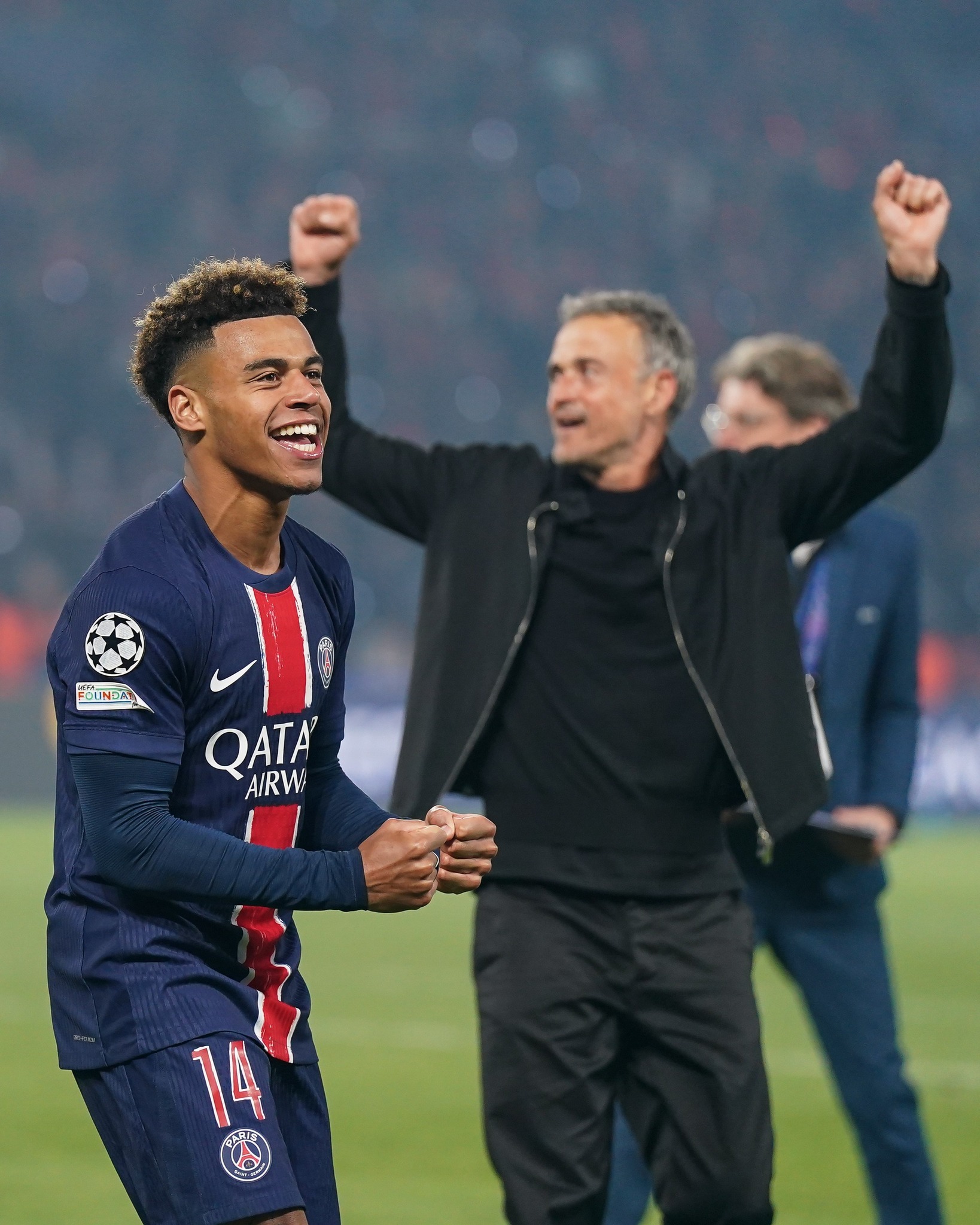 拜仁慕尼黑训练开放日，今夜遗憾出局引欢呼，德甲在即，细节决定成败的简单介绍